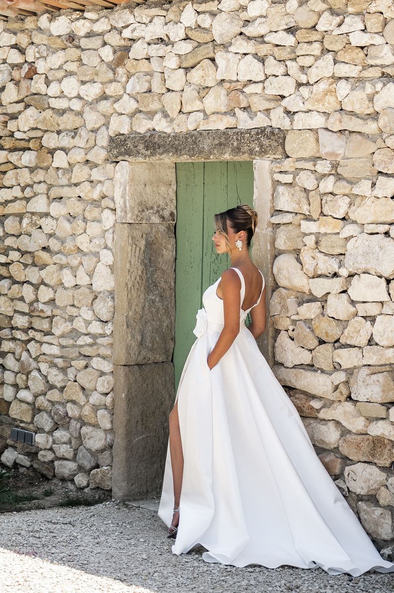 Robe de mariée simple en satin