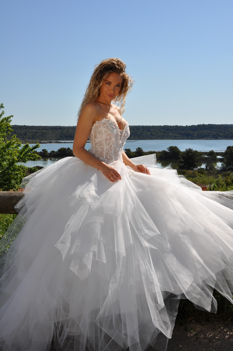 Robe de mariée princesse strass et paillettes