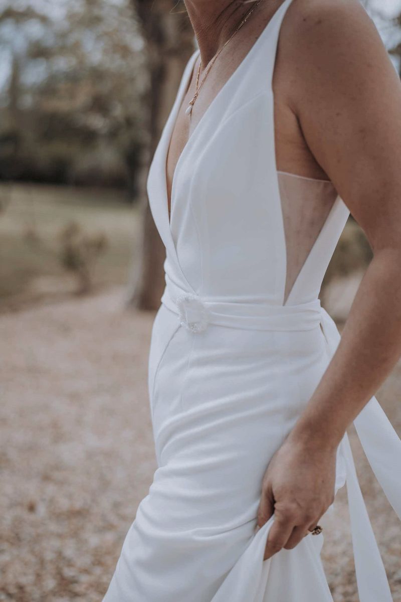 Robe de mariée simple au style minimaliste