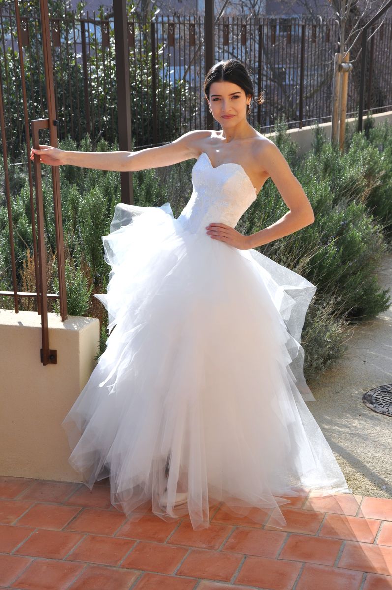 Robe de mariée bustier en tulle 2 en 1